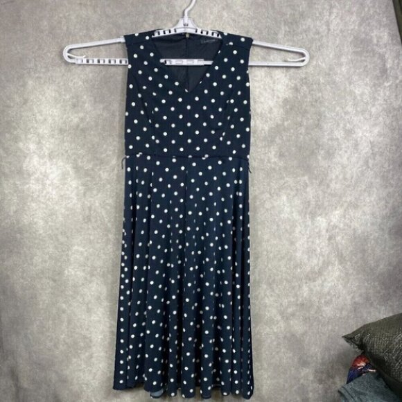Tommy Hilfiger Dresses & Skirts - Tommy Hilfiger Dress Womens 11/19 Navy Polka Dots Stretch Retro Pleated V-Neck